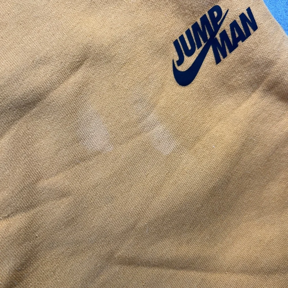 Jordan Nike Jumpman Mens Fleece Shorts Large Yellow Gold Stripe Graphic